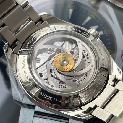 Arturo Novales | Omega Seamaster